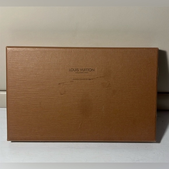 Lous Vuitton EUC Epi Leather Wallet & Box - Price Firm Priced to SELL - Picture 6 of 7